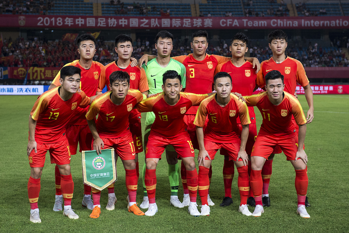 国足对决对手展现出色实力，赛场上精彩纷呈的简单介绍